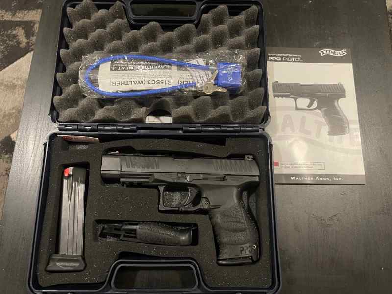 Walther PPQ 5” *like new*