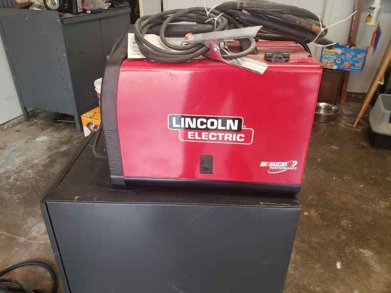 New Lincoln 180 mig welder + 100&#039; extention cord.
