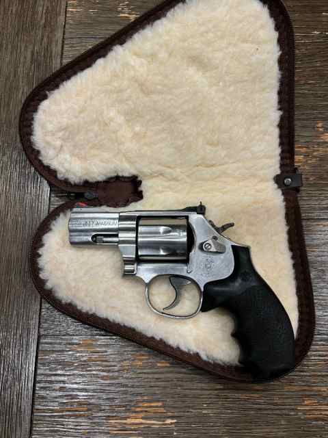 Smith&amp;Wesson Model 686 plus 2.5 inch barrel - $800