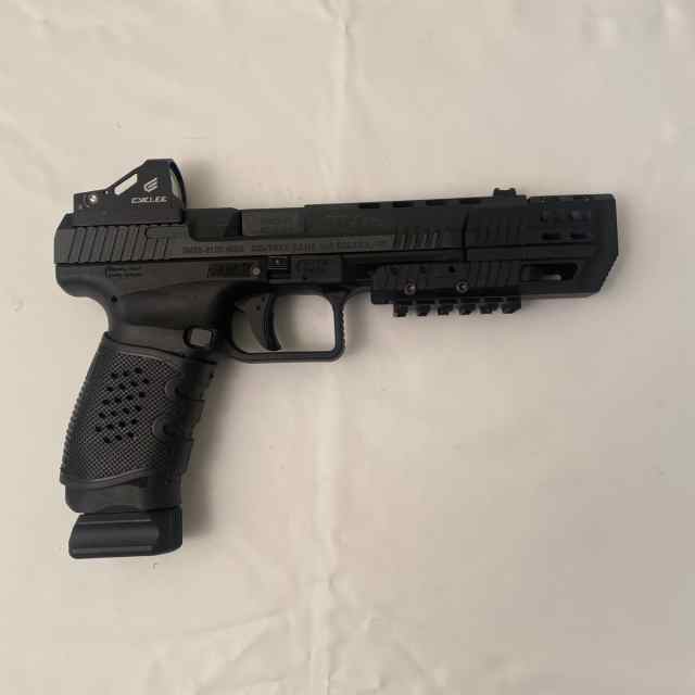 Canik TP9SFx with Compensator and Cyelee Red Dot