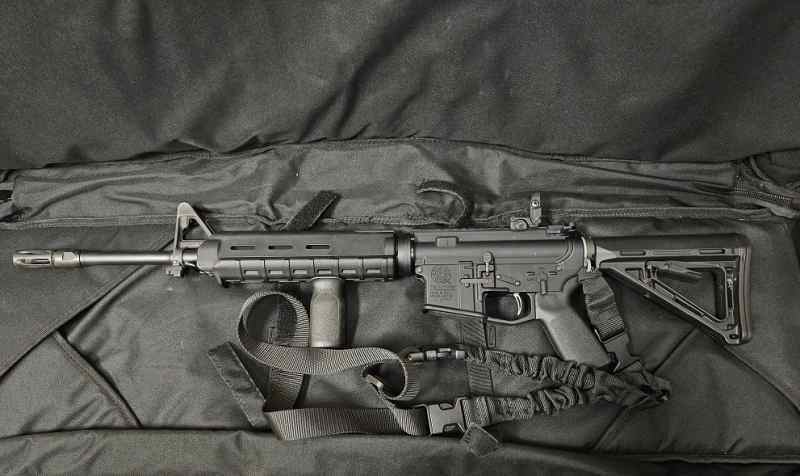 Smith &amp; Wesson magpul edition AR