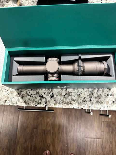 New in box! Vortex Razor Gen2  1x6 scope and mount