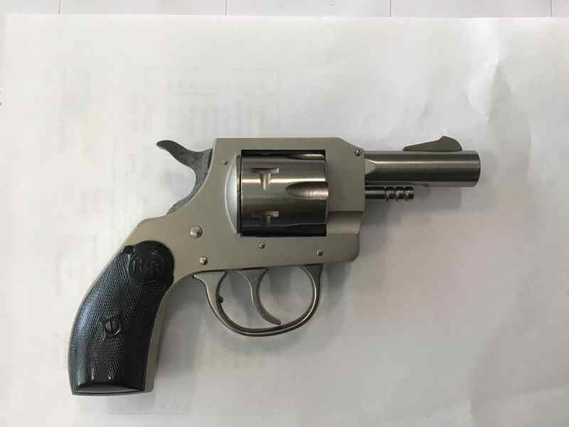 H&amp;R 732.  32 S&amp;W.   Satin Nickle