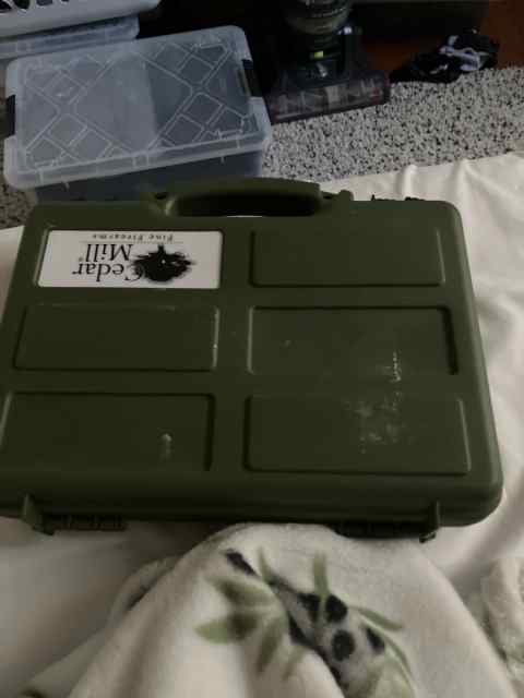 HARDSHELL GREEN CEDAR MILLS FOAM HANDGUN LOCKBOX