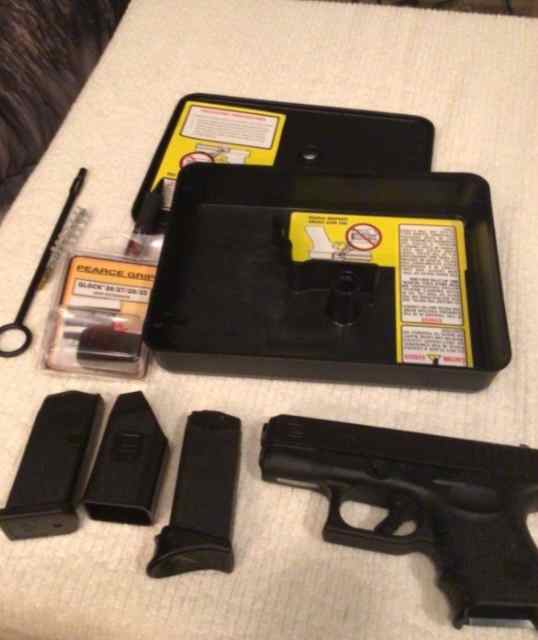 Glock 27 Gen 4 Semi Auto Pistol in 40 cal. Used