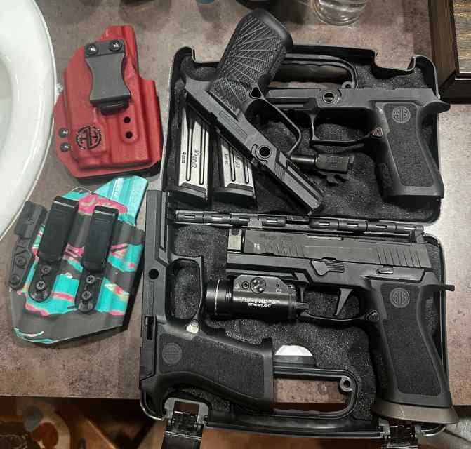 Sig P320 XCompact package 