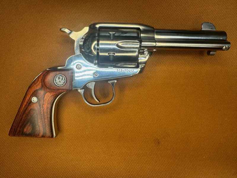 NEW IN BOX - Ruger Vaquero Montado 45 Colt