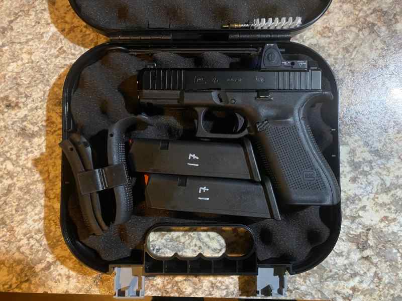 Glock 45 Gen 5 mos with trijicon RM07 RMR type 2