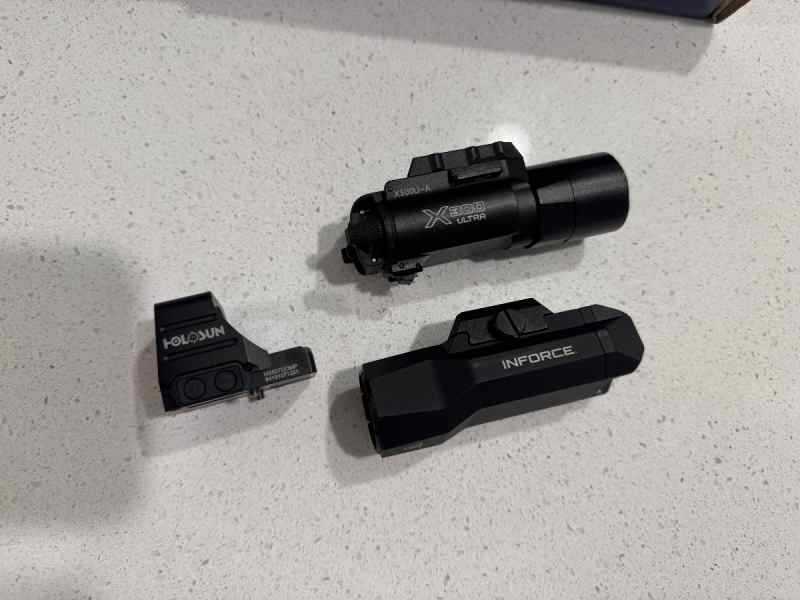 SureFire X300U-A, HoloSun 507COMP, Inforce WILD2
