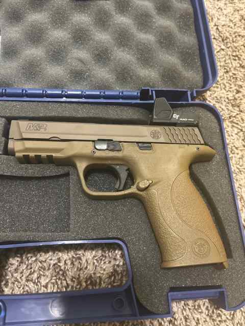 Smith and Wesson M&amp;P9