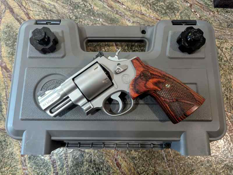 S&amp;W 629-6 Performance Center 44 Magnum