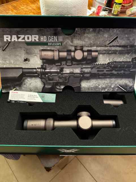 LNIB Vortex Razor Gen 3 1-10
