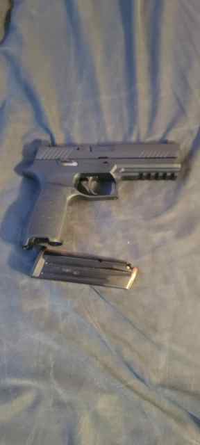 Sig Sauer p320 9mm full size