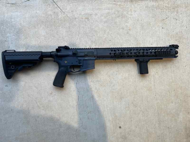 Smith &amp; Wesson M&amp;P 556 AR 15 