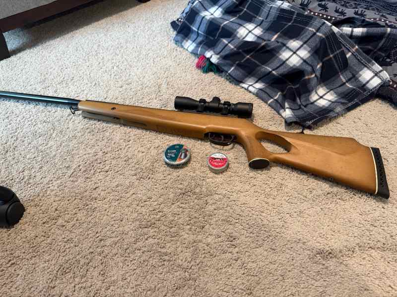 Benjamin.177 air rifle with pellets