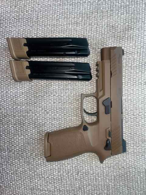 Sig Sauer M17 9mm (p320) less than 100 rounds 