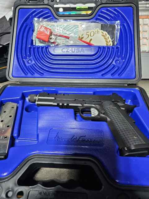 Dan Wesson Discretion 45ACP 5.7&quot; NS Threaded NIB