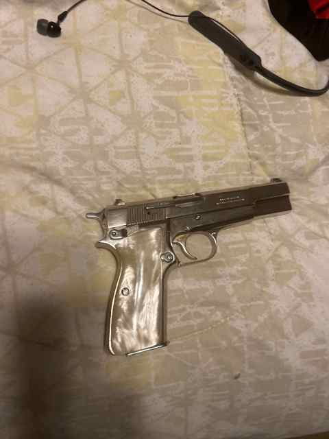 Browning Hi power 9mm Nickel