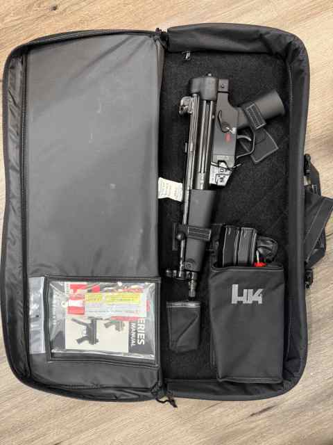 HK SP5 unfired with bag, mags and accessories