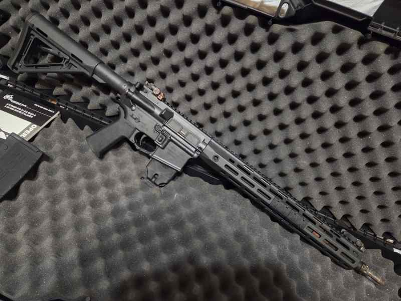 Knight&#039;s Armament SR-15 16&quot;