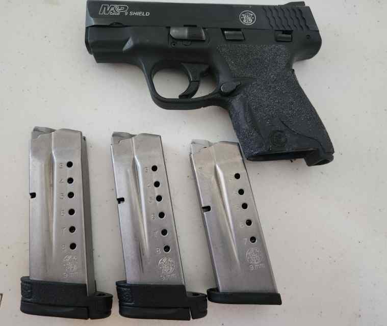 S&amp;W M&amp;P Shield 9mm