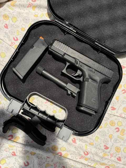 Glock 19 gen 5 Mos with extra threaded barrel