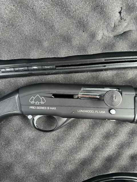 Black Aces Shotgun