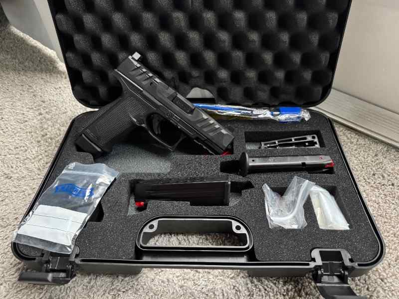Walther PDP-F 4” 9mm with extras (Like new) 