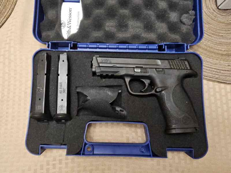  Like New S&amp;W M&amp;P 40 2.0 Full Size 