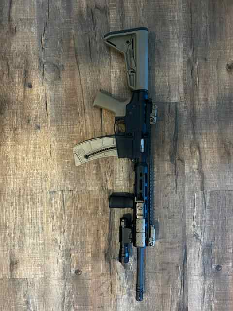 Smith and Wesson M&amp;P-15 22LR