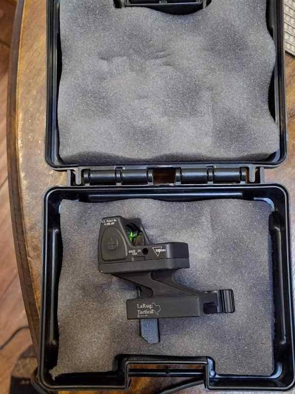 Trijicon RMR07 6.5 MOA with Larue LT827