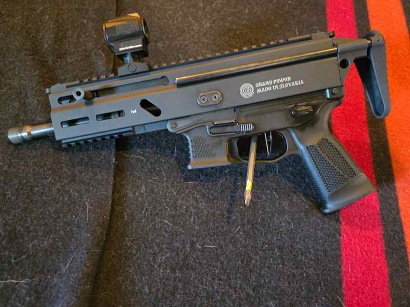 Stribog SP9A1 with Red Dot and Brace