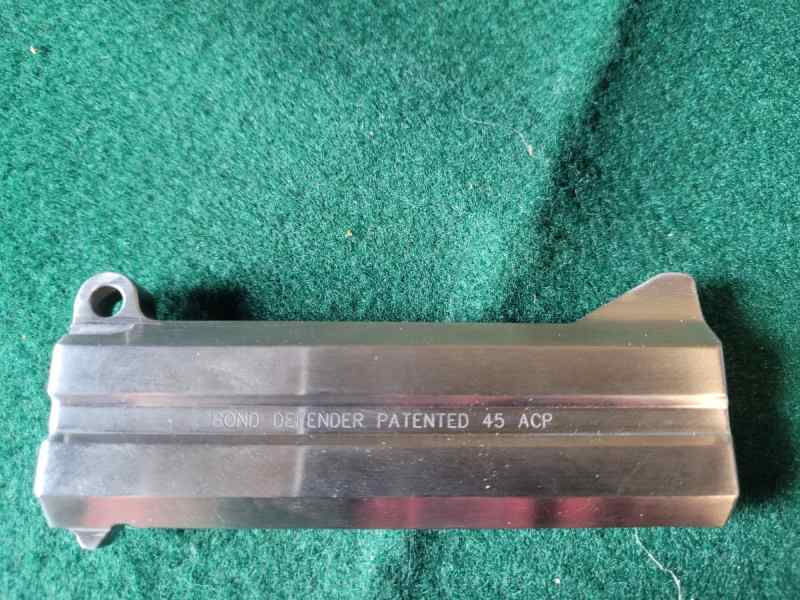 Bond Arms Defender 45ACP 03.jpg
