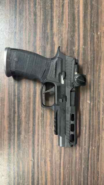 P320 AXG PRO