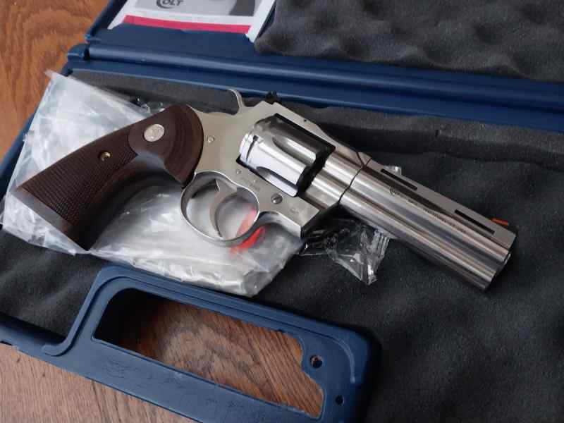 NIB, SS, Colt Python, 4.25,&quot; $1,100