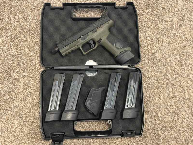 Beretta APX Tactical