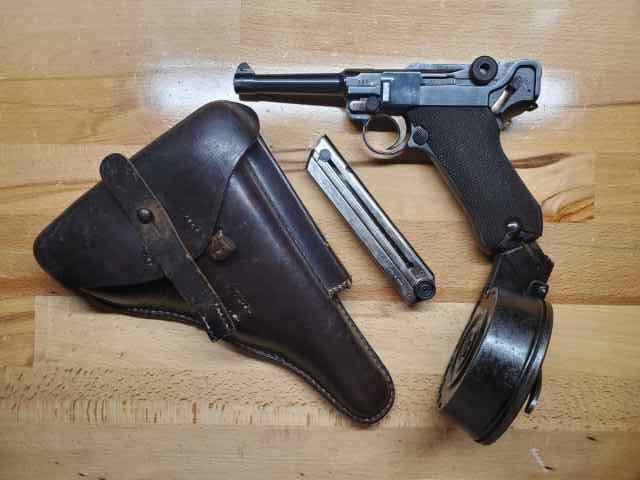 1935 German Army Luger P08 S/42 and WW1 Snail Drum