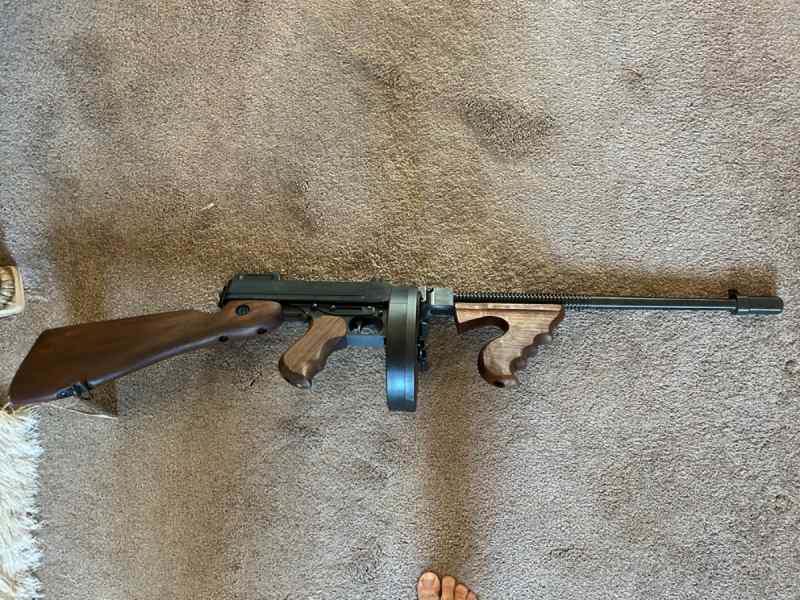 Thompson Tommy Gun