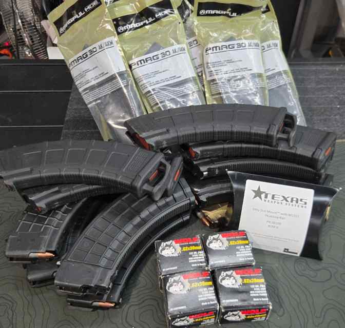 (16) AK47 mags &amp; TWS optic mount
