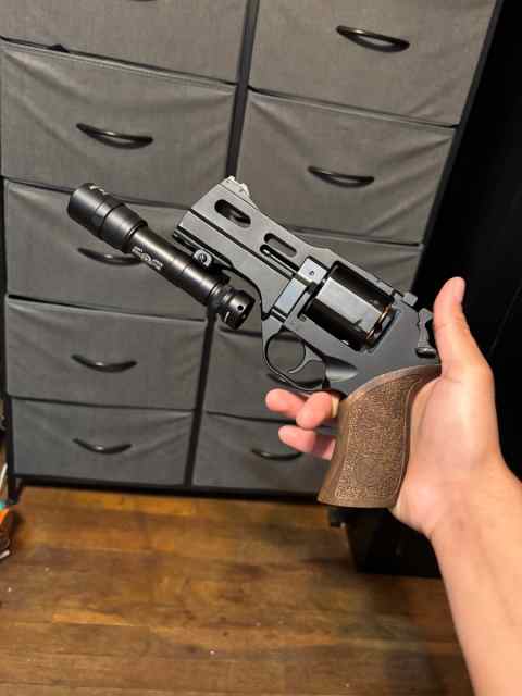 ISO handguns and ars 