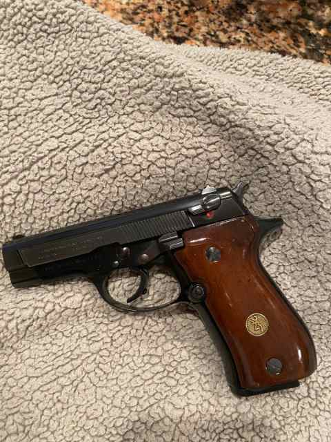 Browning BDA 380 (14).jpg