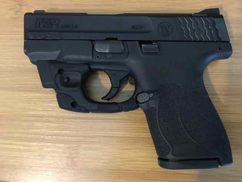 Smith &amp; Wesson M&amp;P Shield M2.0 9mm - Mint. $300