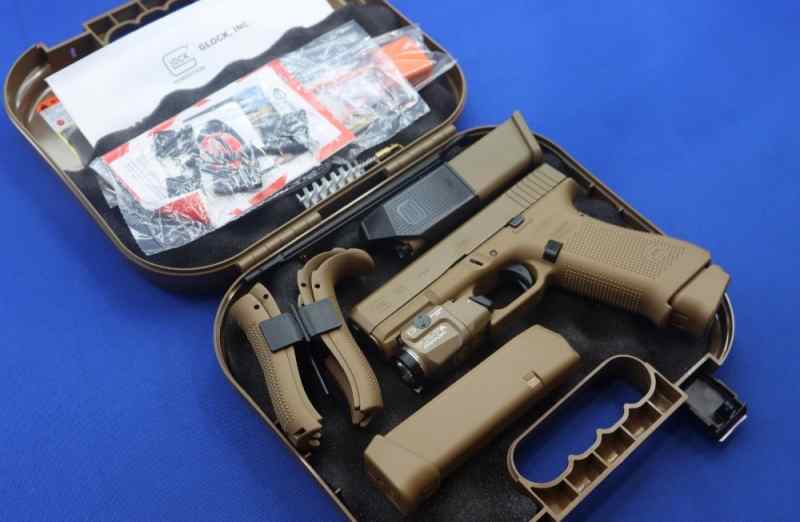  Glock Model G19X Pistol 9MM FDE SL STREAMLIGHT TL