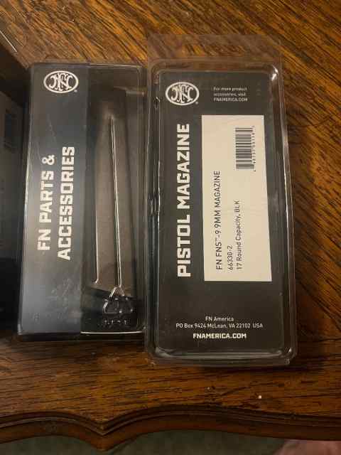 5 new in package fns-9 17 rs 9mm mags