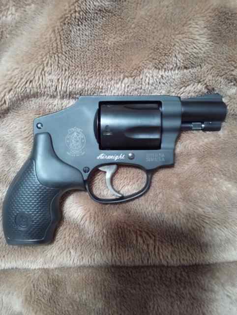 S&amp;W Air Weight