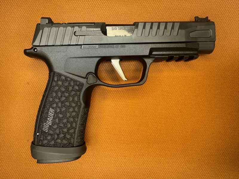 NEW IN BOX - Sig Sauer P365 Fuse - 9mm - 4.3" - OR