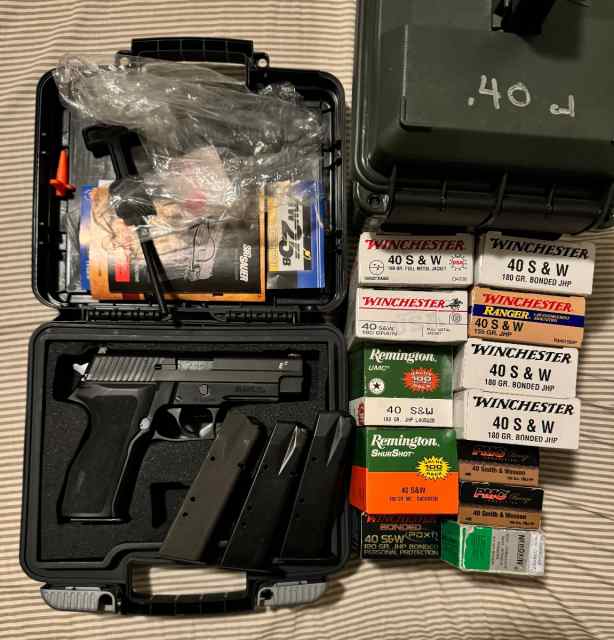 Sig Sauer P226 E2 .40 w/Ammo