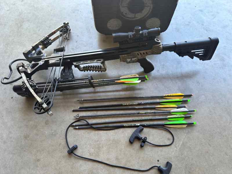 Centerpoint Sniper Elite 370 crossbow and target