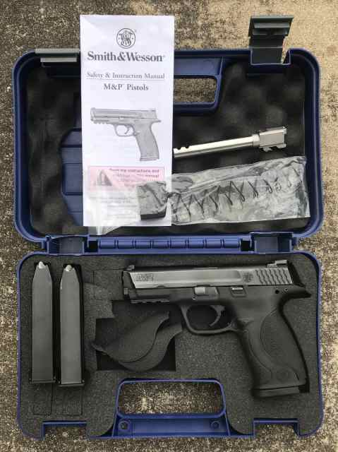 Smith &amp; Wesson M&amp;P 9 w/3 Mags, Extra Barrel &amp; More