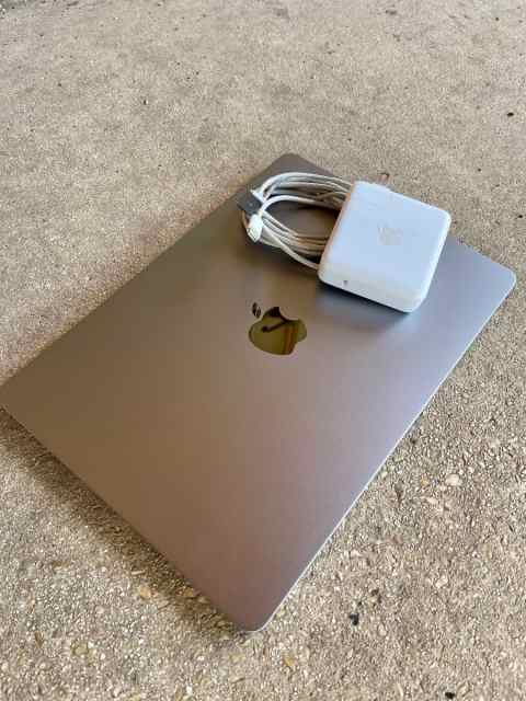 MacBook Air M2 